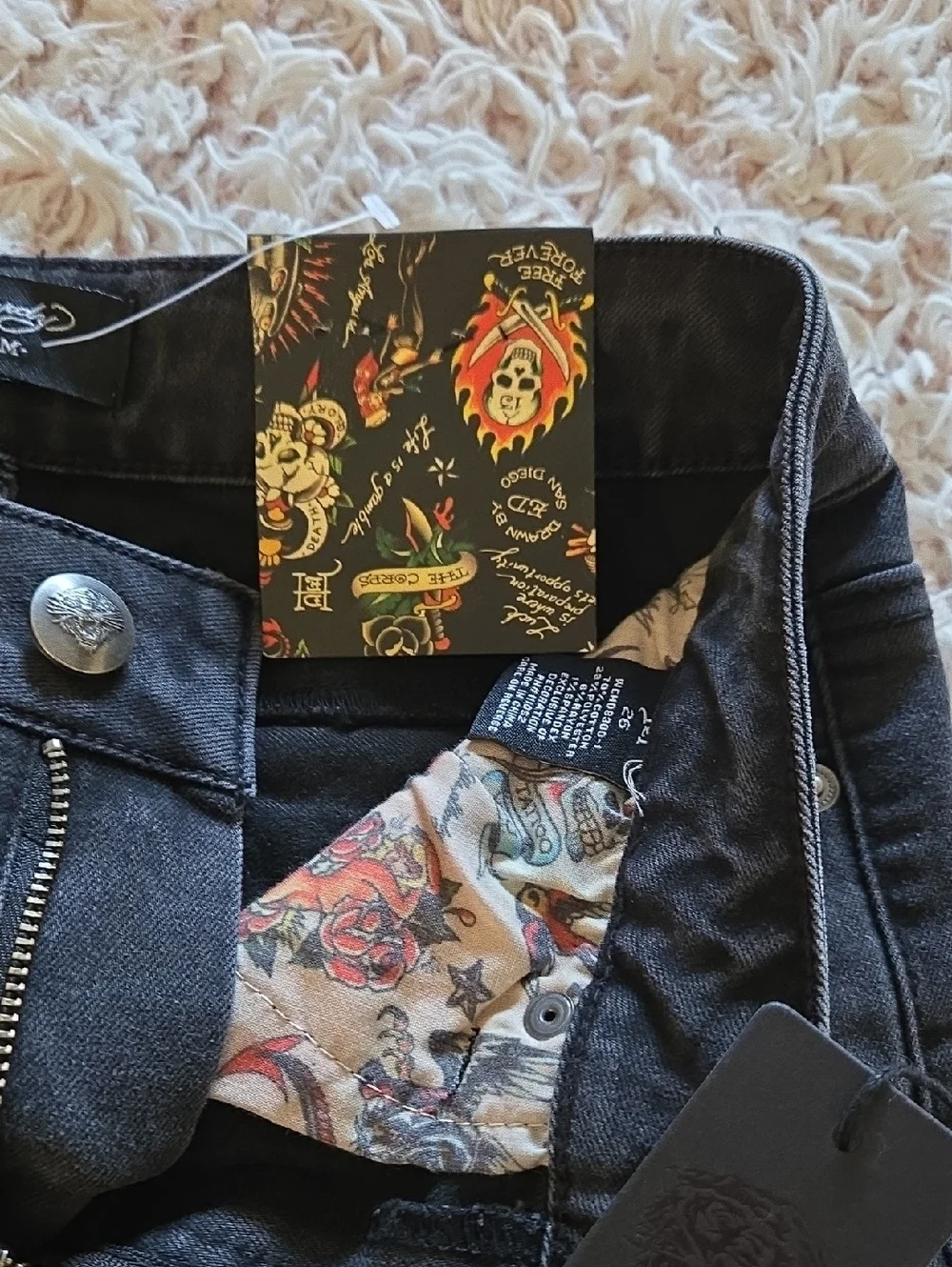 ❤️NWT Ed Hardy Embroidered Wide Leg Jeans - Picture 6 of 10
